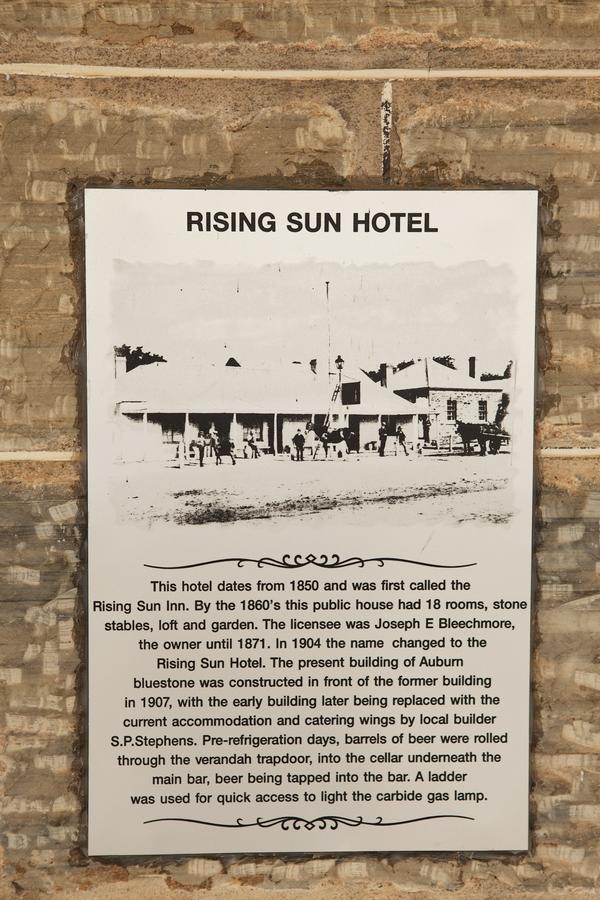 The Rising Sun Hotel Auburn Exteriör bild